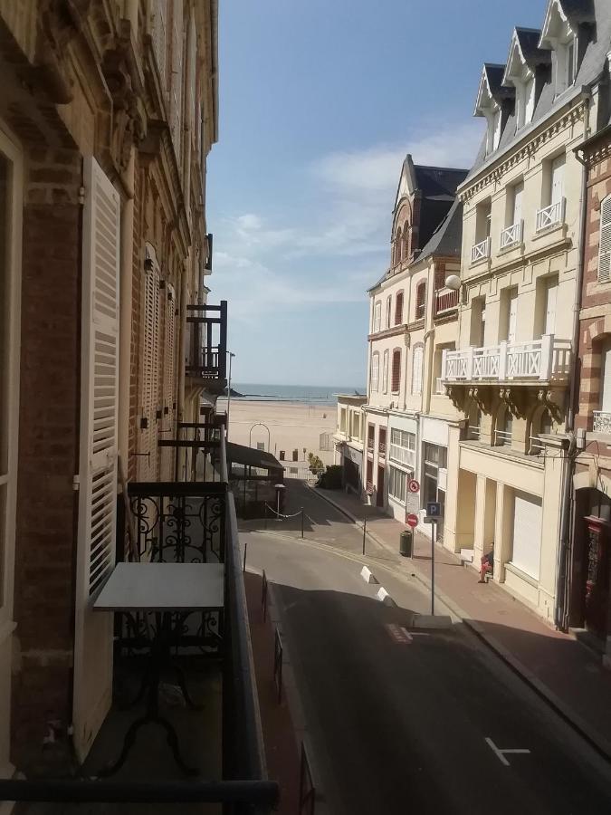 Trouville Centre 2 Pieces Balcon Sur Plage A 30 Metres Trouville-sur-Mer Exterior photo
